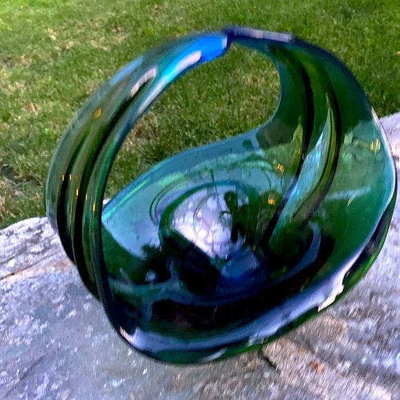 Beautiful glass bowl basket - Picture 12 of 13